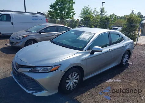 2020 Toyota Camry Le Hybrid z USA, uszkodzony, nr VIN 4T1C31AK6LU523123